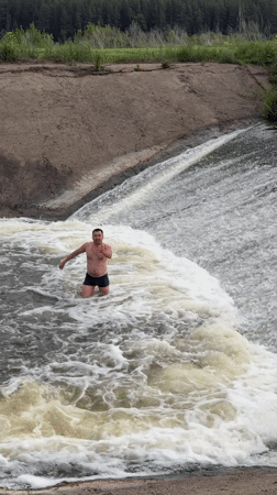 Outdoor recreation at Nizhnii Vishur dam draws ATV riders, water enthusiasts