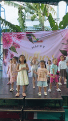 Children celebrate Mother's Day with dance performance in Vietnam