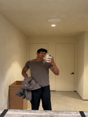 LA resident documents selfies and cafe visit Monday afternoon