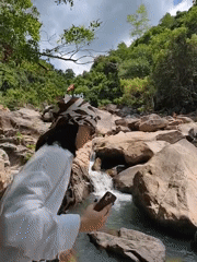 Morning activities recorded at Ba Hô waterfall resort area