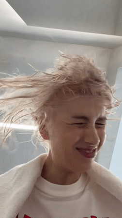 Hair dyeing session in Sofia, pink results on show
