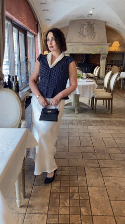 Woman photographed at upscale Yekaterinburg restaurant early morning