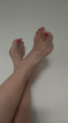 Close-up foot photography captured by witnesses in Buenos Aires
