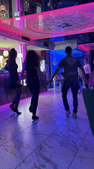 Evening entertainment captured at Sevlievo restaurant-nightclub venue