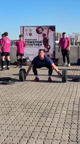 Youth weightlifting competition held on Blagoveshchensk riverside promenade