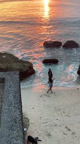 Clifftop sunset hangout at a Kuta Selatan beachside spot