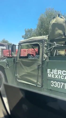 Mexican Army Humvee observed transporting soldiers in Tlalminulpa