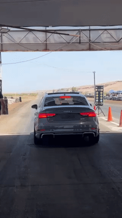 Drag racing event draws modified cars to Arica strip