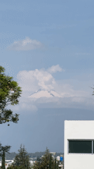 Volcanic smoke observed at snow-covered peak near Tlaxcalancingo