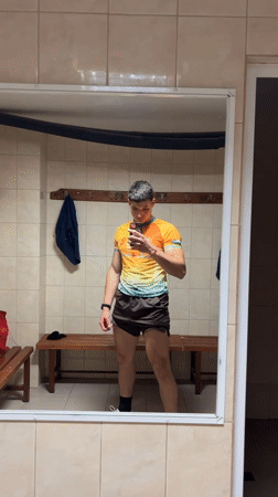 Man takes gym selfies in Zlatograd locker room