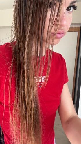 Morning skincare routine with brown scrub observed in Erdemli