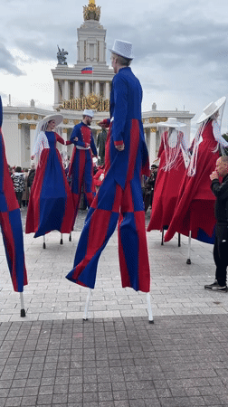 Costumed stilt performers spotted walking in Moscow