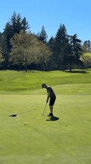 Golfer plays round as geese visit Bowen Island course