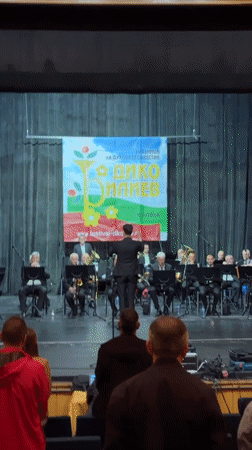 Wind orchestra performs in Montana, Bulgaria theater