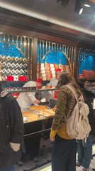 Tourist captures everyday scenes across Istanbul's historic district