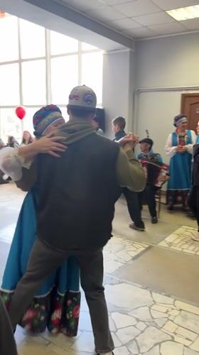 Intergenerational dance moment captured in Russian town