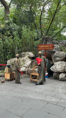 Traditional performers, food vendors enliven Wuhou District morning scene