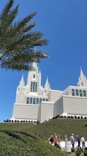 San Diego LDS Temple gleams under a clear blue sky