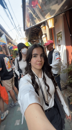 Morning crowds fill traditional Seoul market district walkways