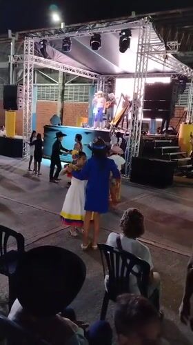 Nighttime community festival draws families to Tinaquillo, Venezuela