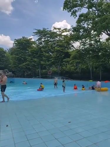 Families enjoy water park recreation in Tay Nha Trang