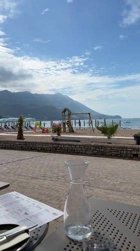 Morning dining and selfies at Montenegro beach restaurant