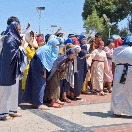 Biblical street performance draws crowds in Mariano Melgar, Peru