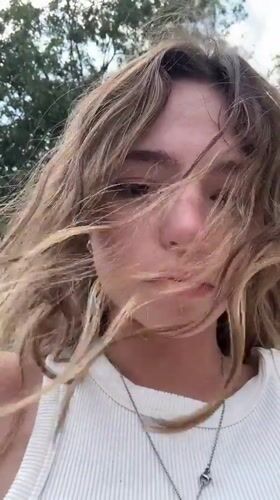 Breezy outdoor selfie session in sunny Puebla