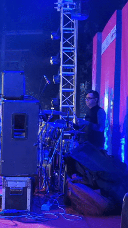 Evening concert draws crowds to outdoor venue in Dhaka