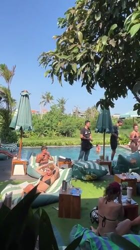 Lazy poolside afternoon at a Mengwi resort