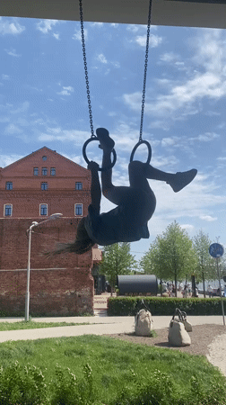 Mother and daughter practice gymnastics at Yekaterinburg park