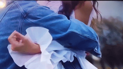 Video captures young woman and man in Nizhnevartovsk