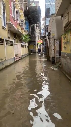 Knee-deep floodwater inundates Dhaka streets in early August