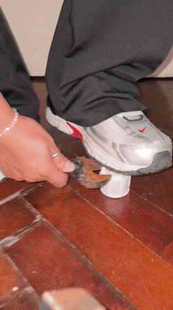 Rainy evening documented across Buenos Aires neighborhoods April 6