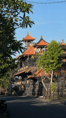 Traveler documents evening journey through North Kuta streets