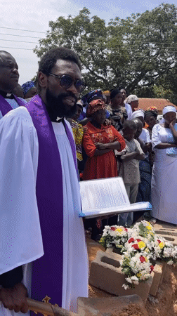 Outdoor funeral service held in Dogon Dinia, Nigeria