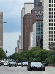 Afternoon walkthrough of downtown Chicago's streets and landmarks