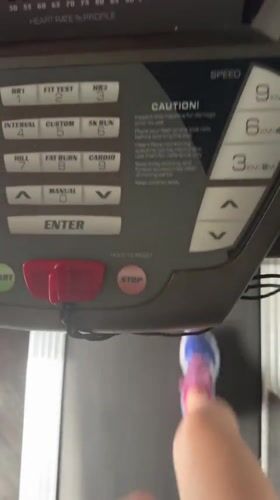 Morning treadmill workout captured in Petah Tikva home gym