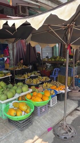 Morning street markets operate in Ho Chi Minh City