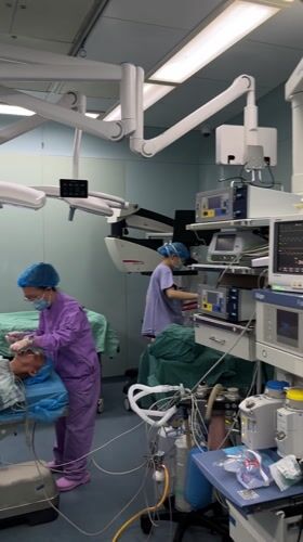 Surgery performed at Yuzhong District hospital early morning