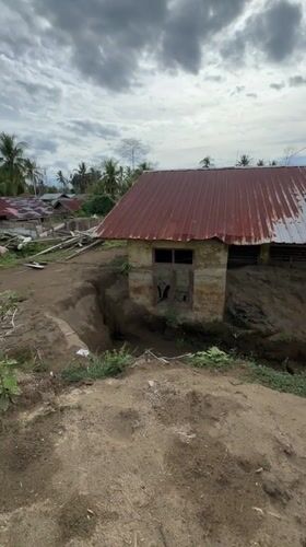 Weathered rural homes and mushroom growth in Meunasah Raya