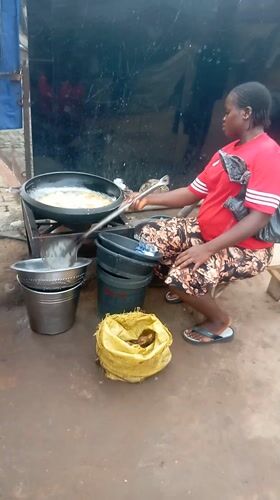 Morning street life and food vending documented in Nkpor, Nigeria