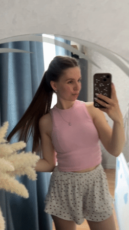 Woman documents daily routine in Klin, Russia over one hour