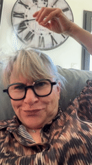 Woman documents morning routine through selfies in Chambœuf home