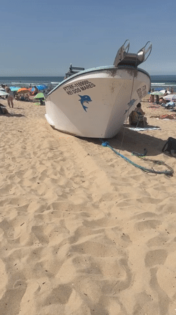 Coastal works and water sports side by side at Costa da Caparica