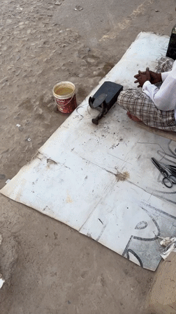 Traditional street vendors serve corn, shoes in Multan