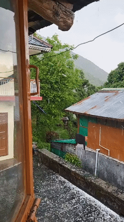 Heavy hailstorm hits mountain town of Haini, India