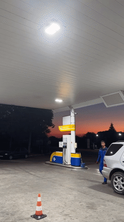 End-of-shift wind-down at a Sredets gas station