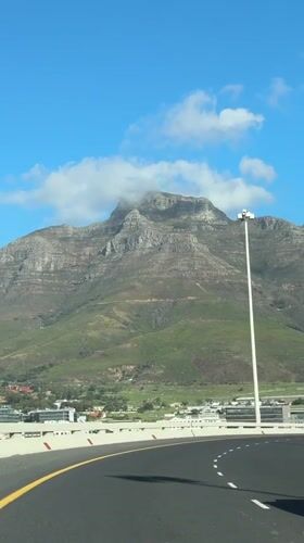 Motorist captures Table Mountain views from Cape Town highway