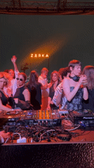 Rooftop party with female DJ draws crowd in Moscow